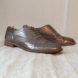Bass brogues size 8 pewter